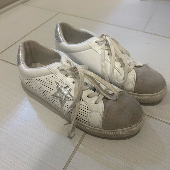 Cute Alter’d State shoes!! - Picture 2 of 6